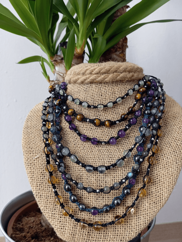 Collana con perline di pietre naturali semipreziose